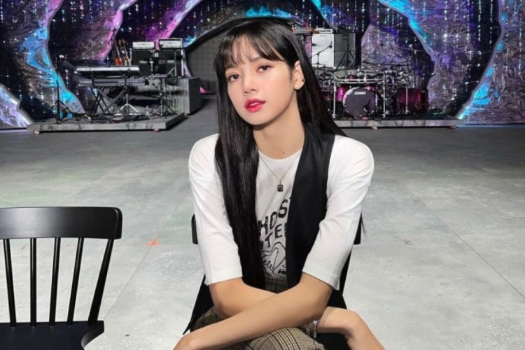 Lisa, do BLACKPINK, Se Pronuncia Após as Vendas Do Álbum “Press Play” Gerarem Polêmica Na Internet